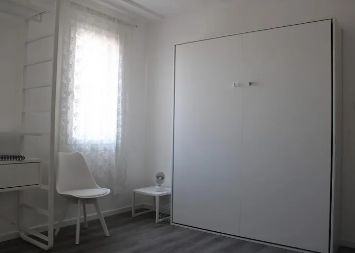 Second-floor In Chioggia's Main Square Apartman *